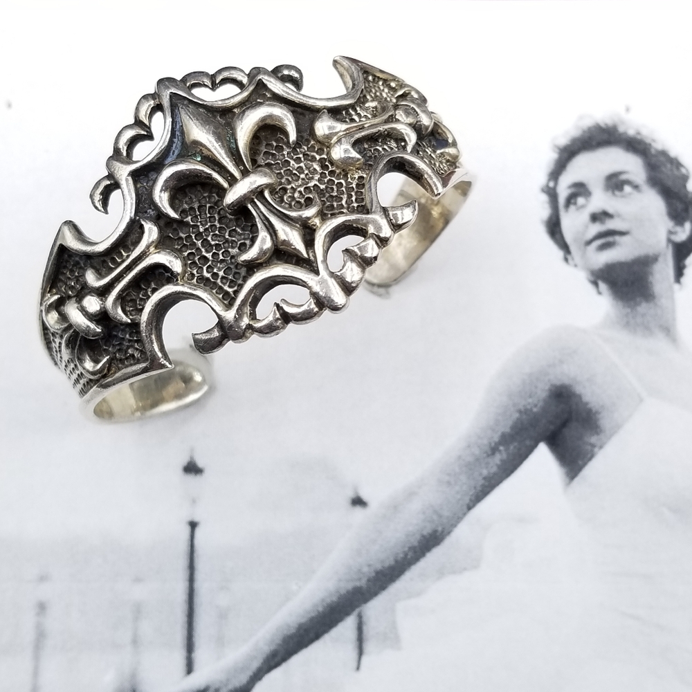 Vintage 925 sterling fleur de lis cuff bracelet